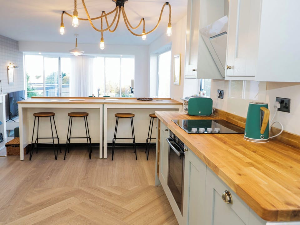 Fridge, dishwasher, electric kettle, toaster