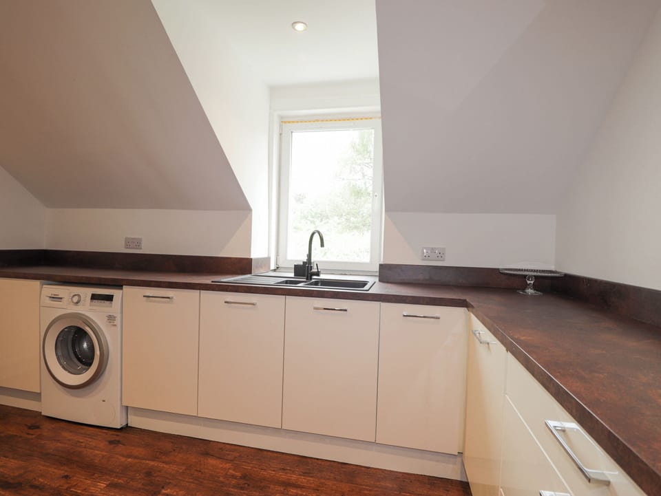 Fridge, electric kettle, toaster, cookware/dishes/utensils