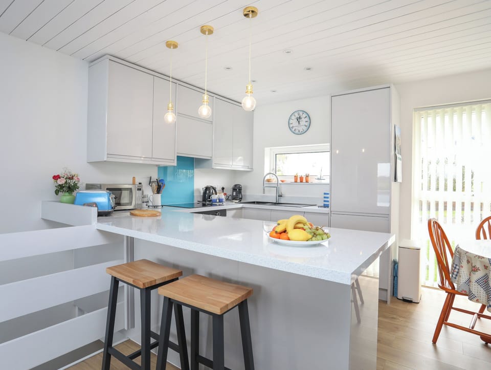 Fridge, dishwasher, electric kettle, toaster