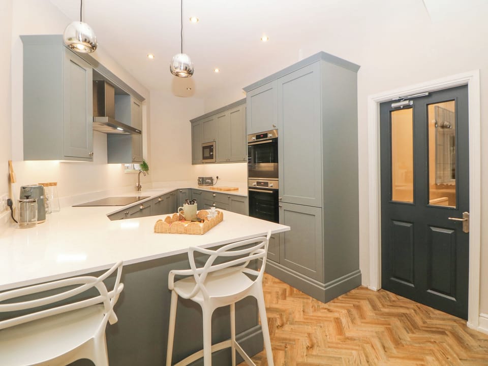 Fridge, dishwasher, electric kettle, toaster