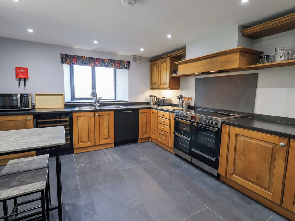 Fridge, dishwasher, electric kettle, toaster