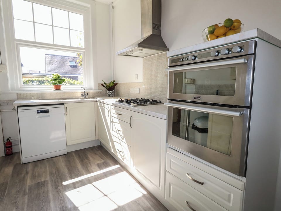 Fridge, dishwasher, electric kettle, toaster