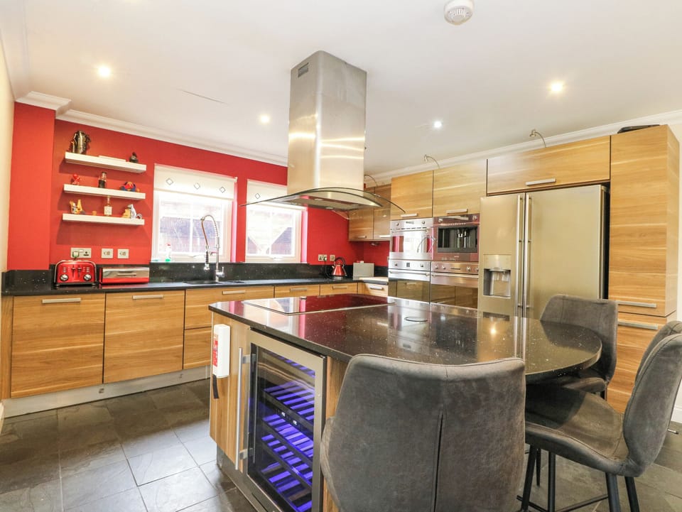 Fridge, dishwasher, toaster, cookware/dishes/utensils