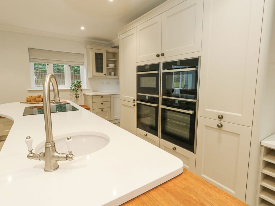 Fridge, dishwasher, electric kettle, toaster