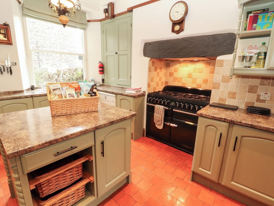 Fridge, dishwasher, electric kettle, toaster