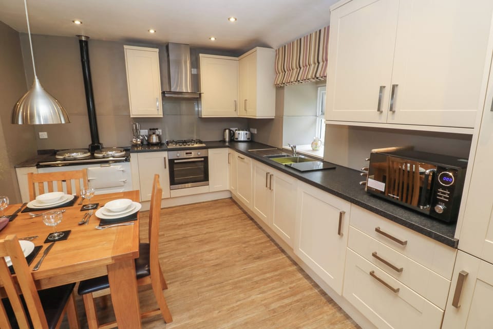 Fridge, dishwasher, electric kettle, toaster