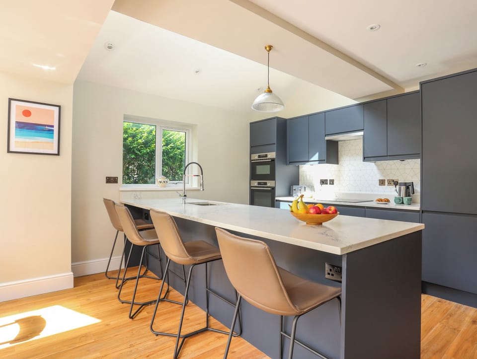 Fridge, dishwasher, electric kettle, toaster