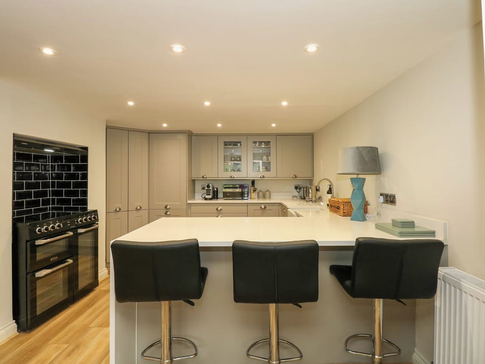Fridge, dishwasher, electric kettle, toaster