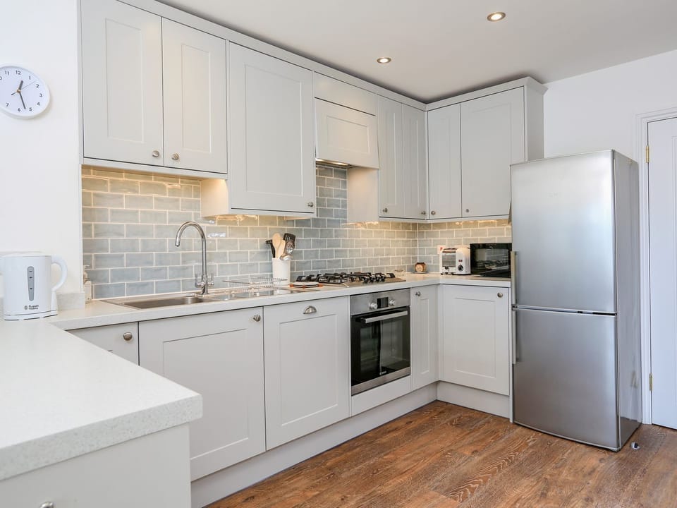 Fridge, dishwasher, cookware/dishes/utensils