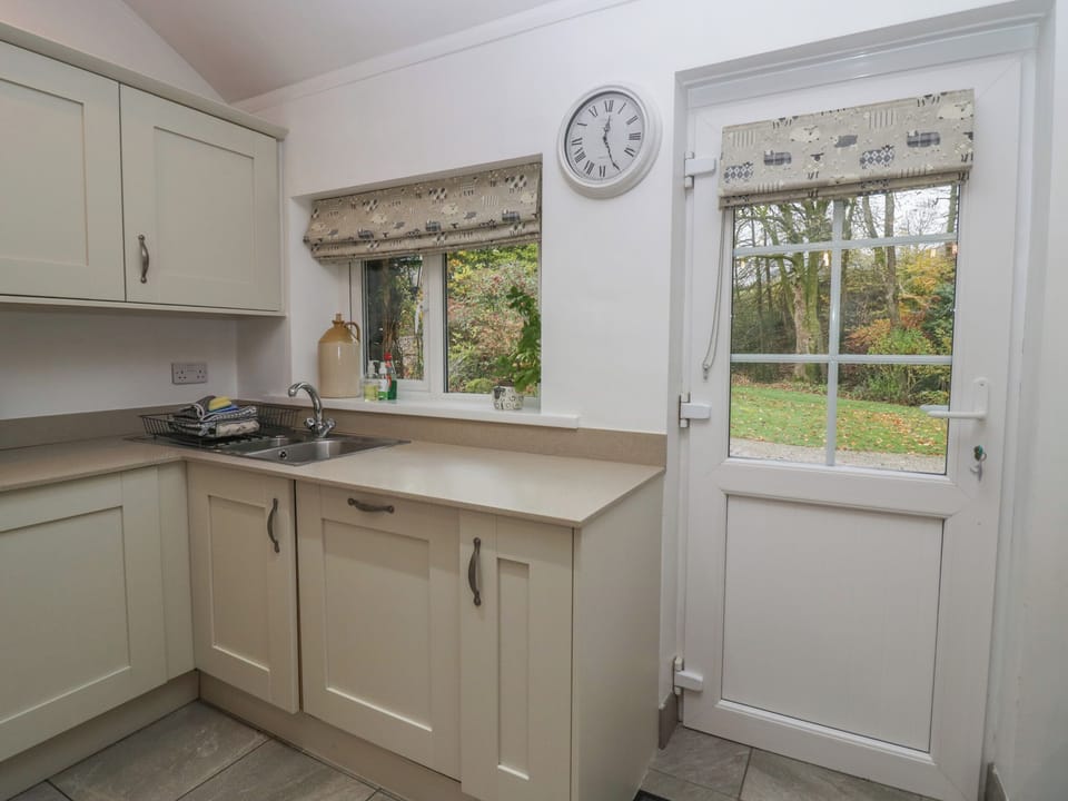 Fridge, dishwasher, electric kettle, cookware/dishes/utensils