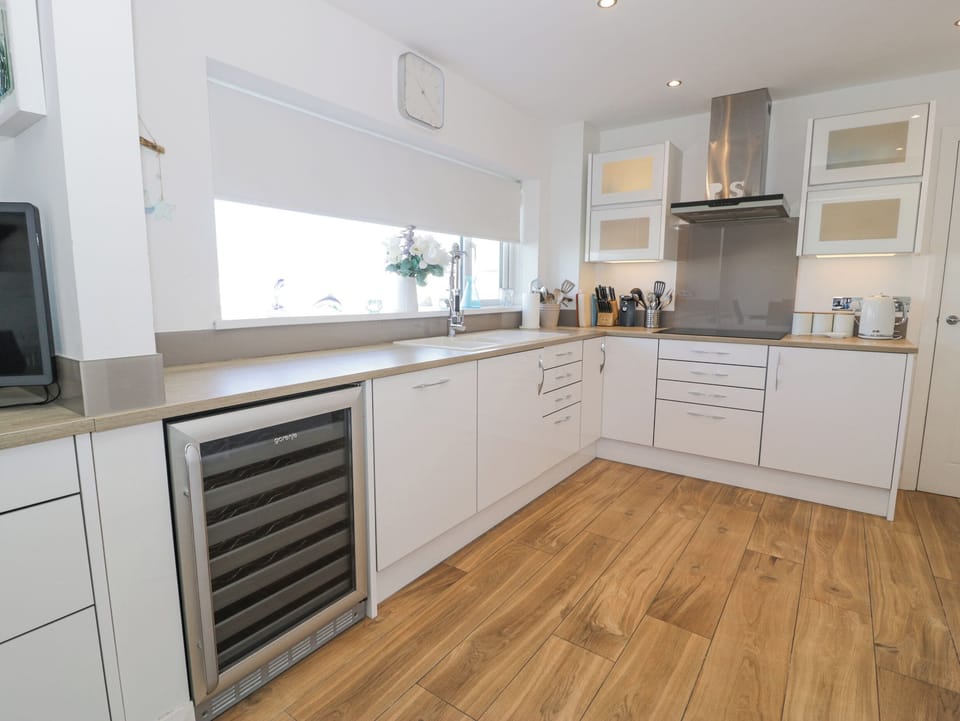 Fridge, dishwasher, electric kettle, toaster