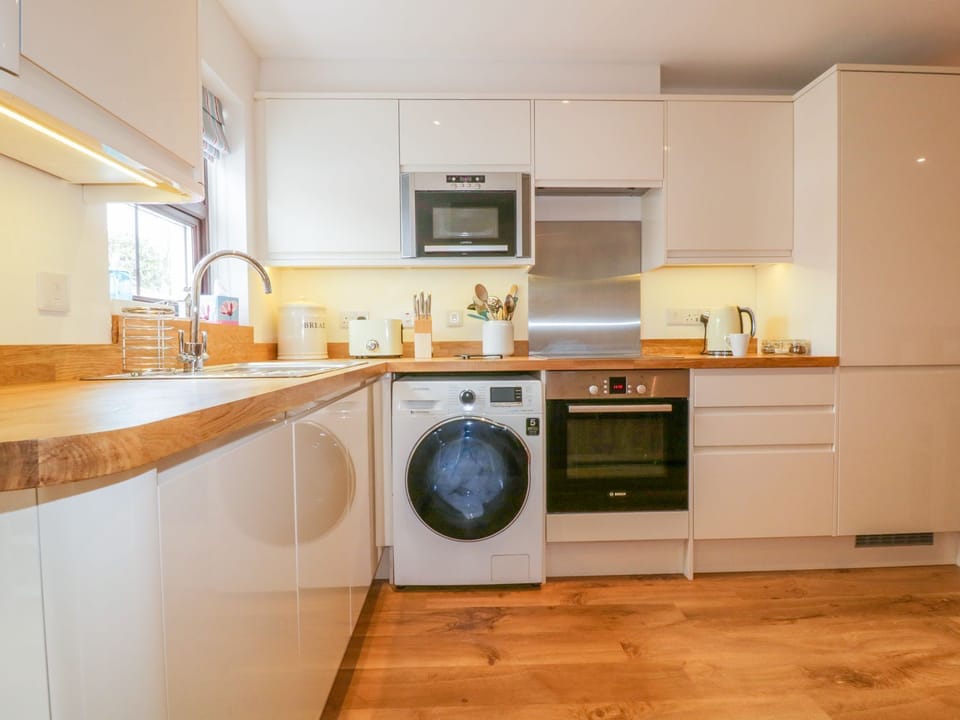 Fridge, dishwasher, electric kettle, toaster