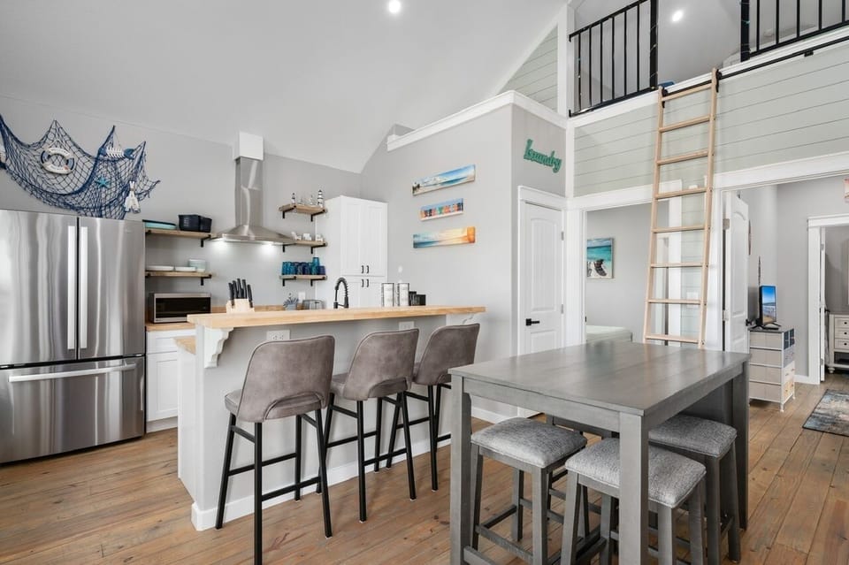 House, 2 Bedrooms | Private kitchen | Coffee/tea maker, fridge