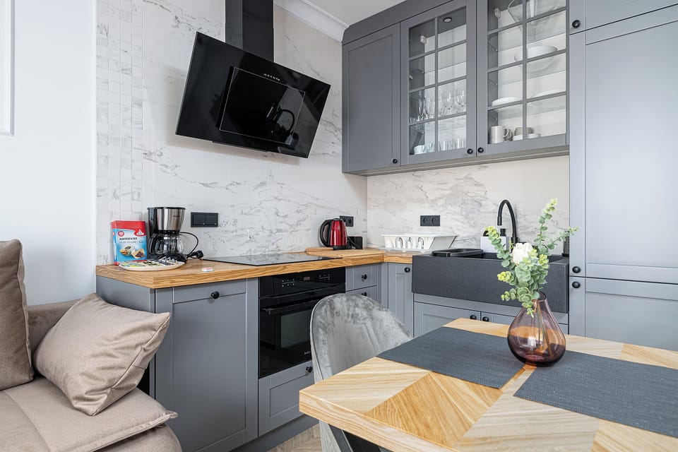 Apartment, Balcony | Private kitchenette | Electric kettle