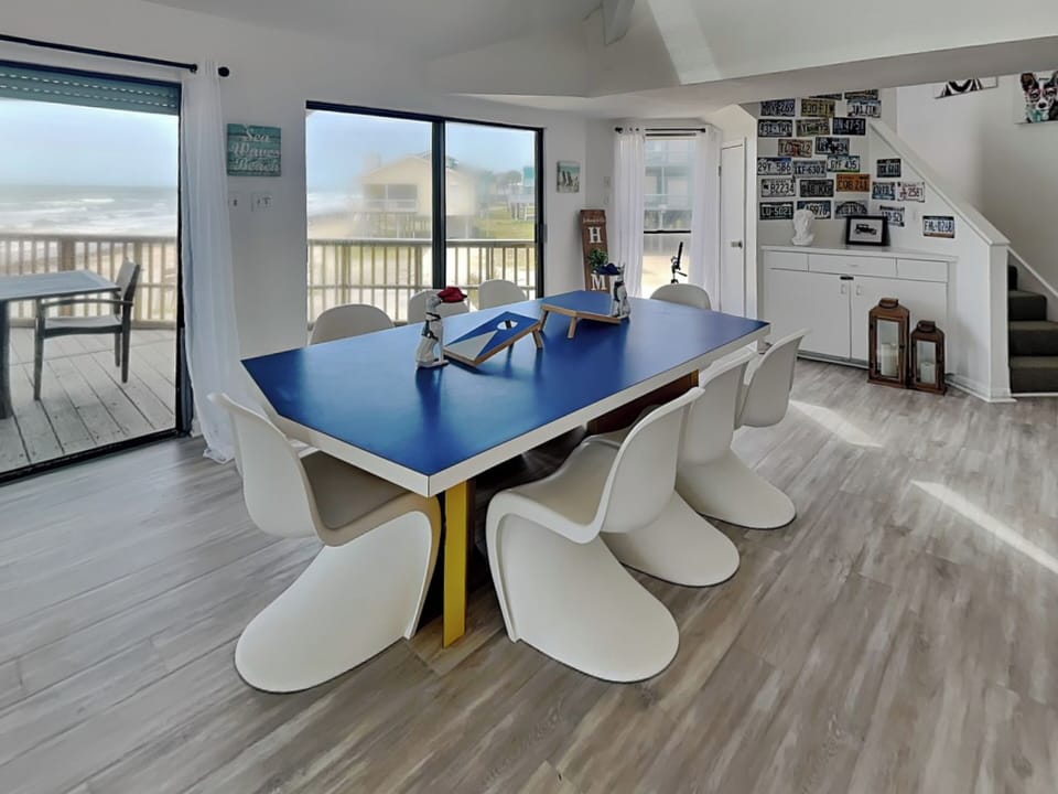 Dining Area - Seating for 8 - First Floor