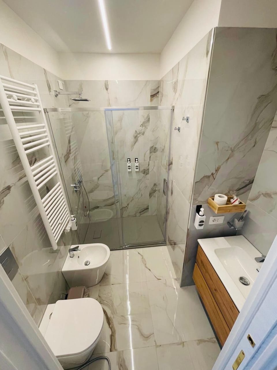 Basic Double Room, Harbor View | Bathroom | Shower, rainfall showerhead, hair dryer, bidet