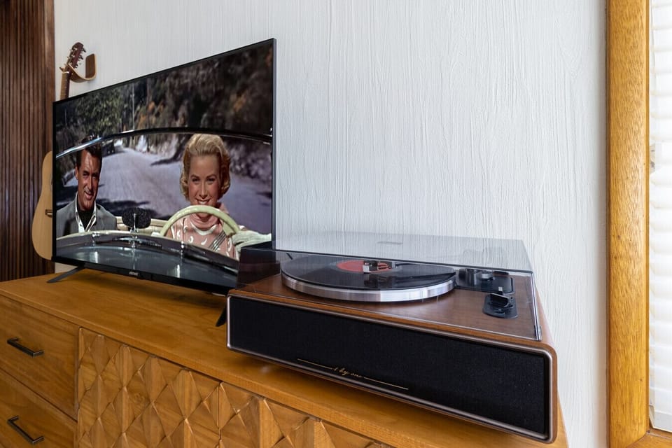 Turn table and Smart TV, stream from your accounts