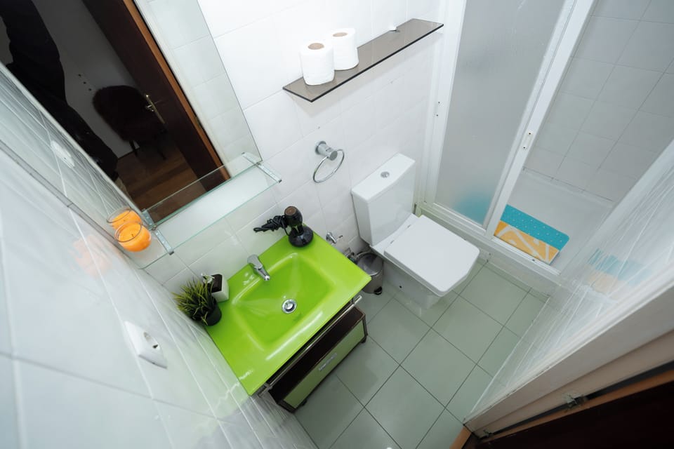Shared Dormitory, 1 Bedroom | Bathroom