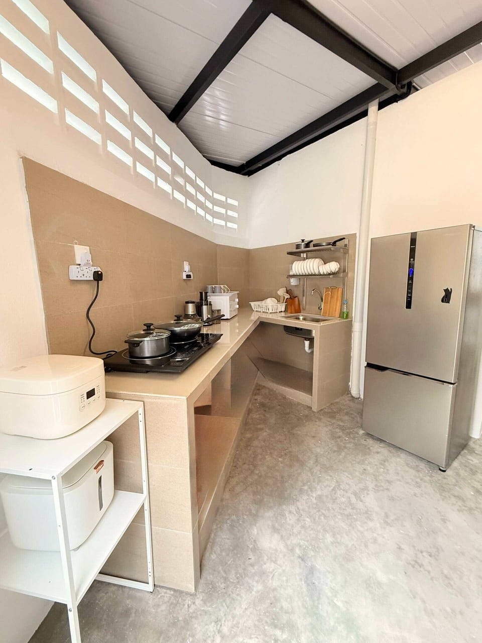 Fridge, microwave, stovetop, toaster