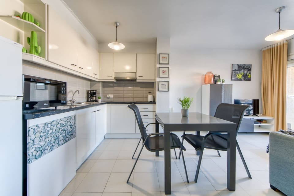 Apartment | Dining