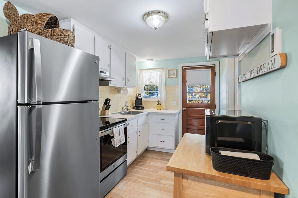 Full Kitchen (Left side)