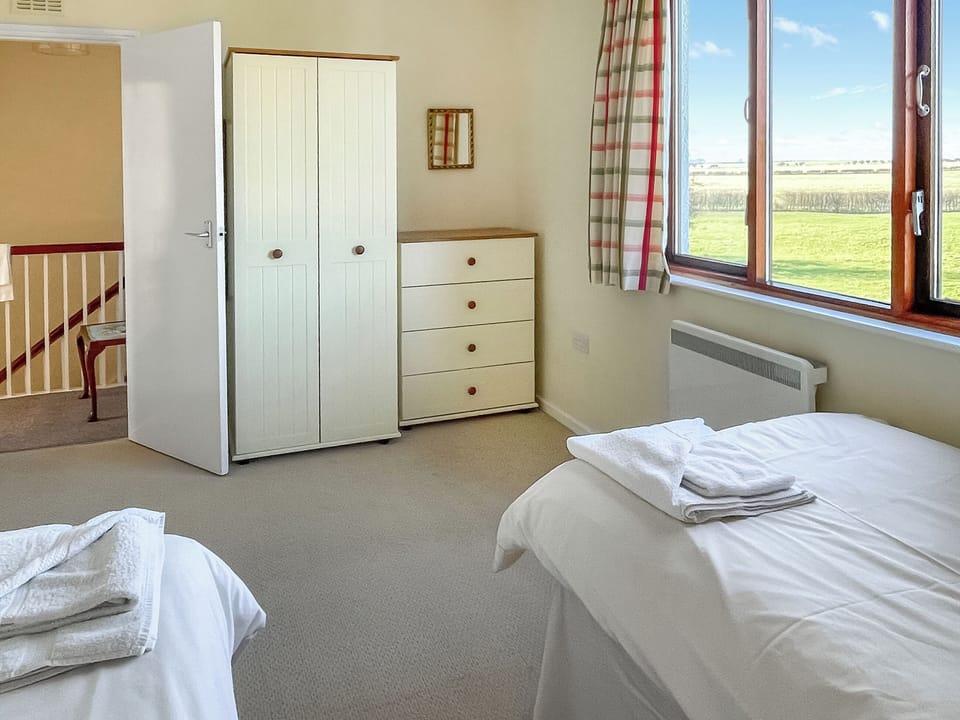 Twin bedroom | Bill&rsquo;s House - Elwick Farm Holiday Cottages, Belford