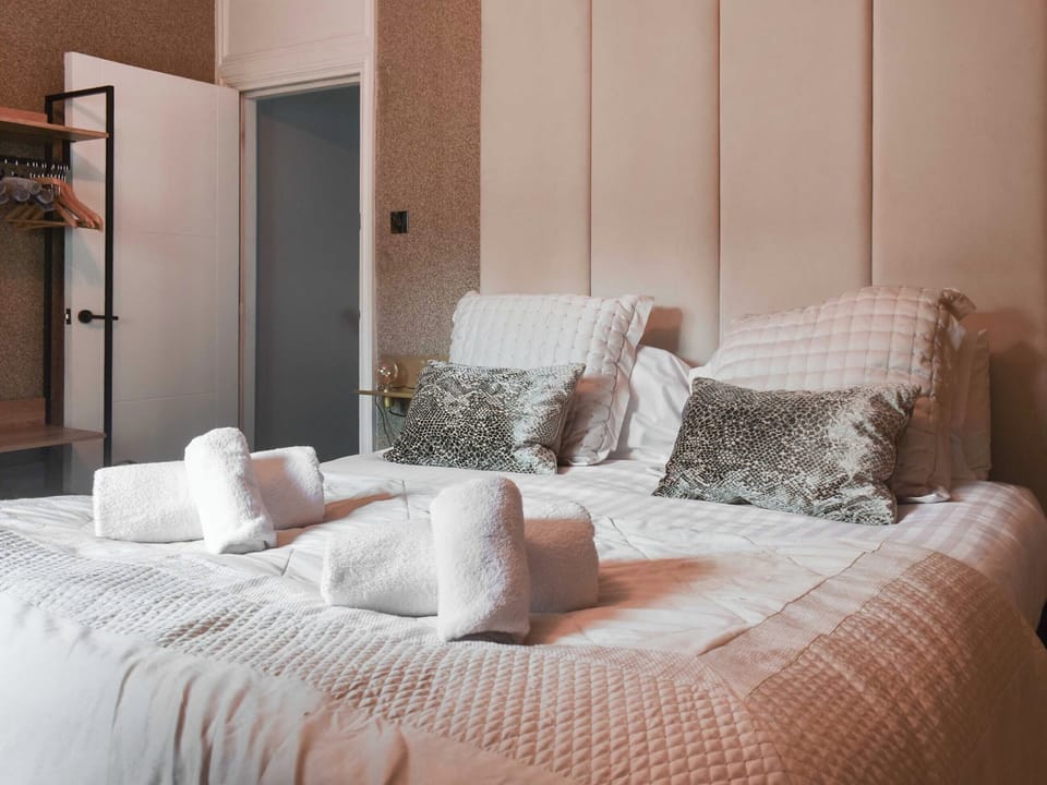 Double bedroom | The Copper Loft, Windermere