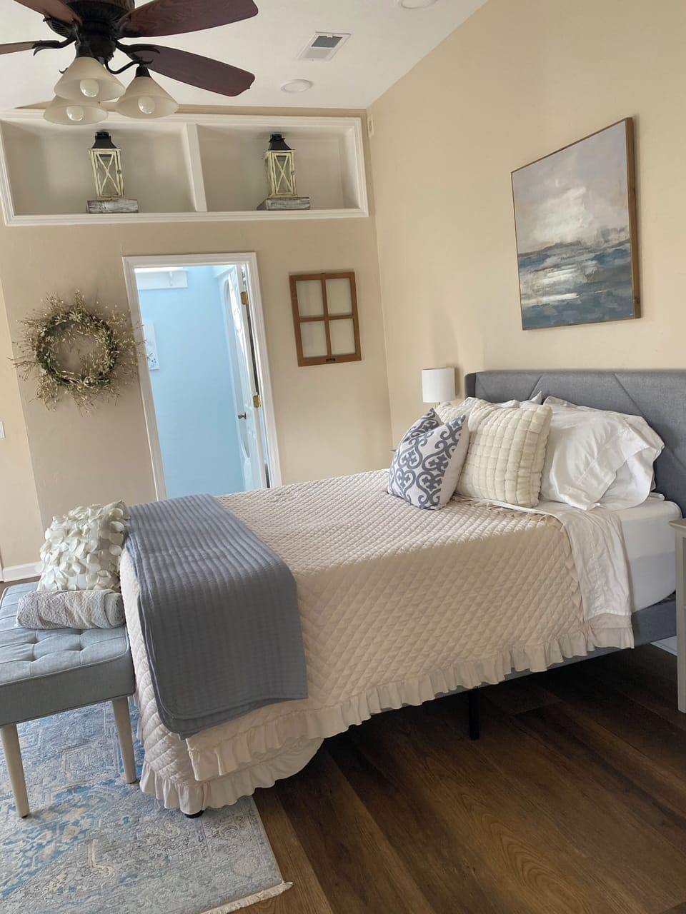 Master 1 with private bathroom 