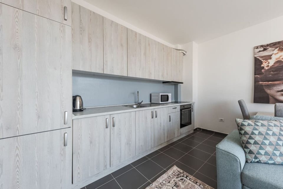 Fully-equipped kitchen