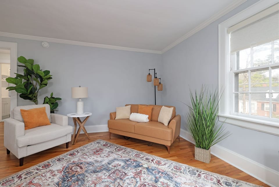 Living Room/ Dining Area