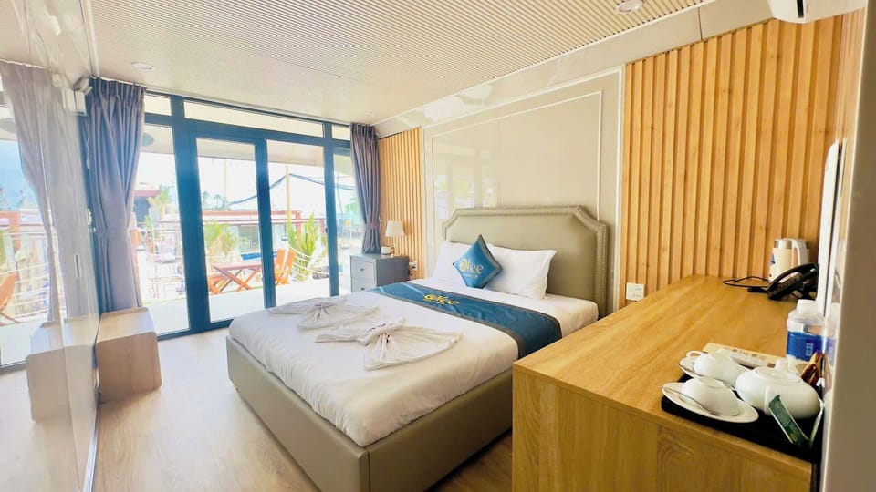 Desk, free WiFi, bed sheets