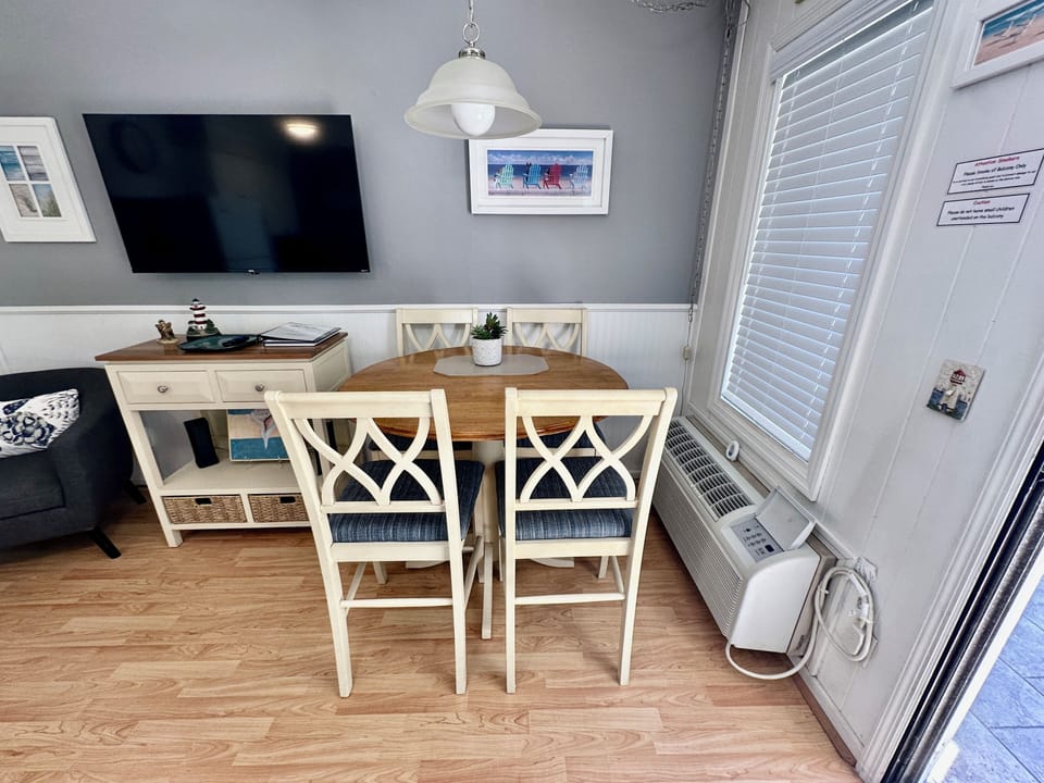 Living room - 55" smart tv