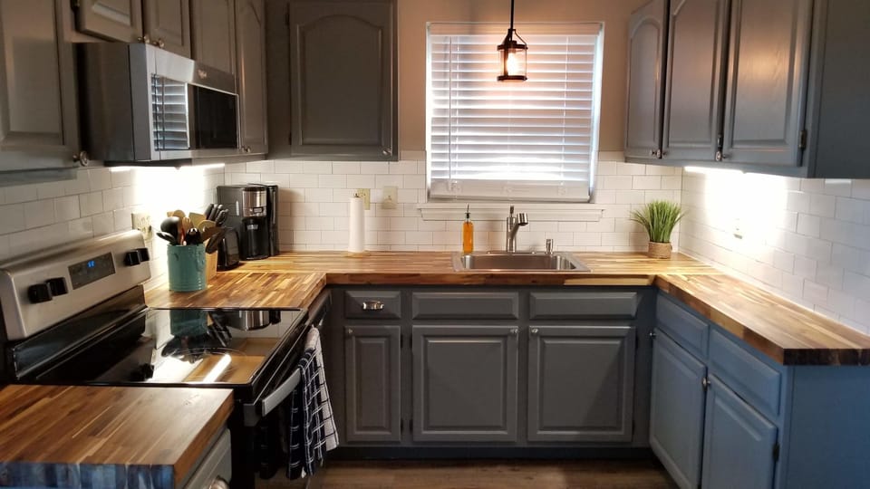 Fully equipped kitchen.