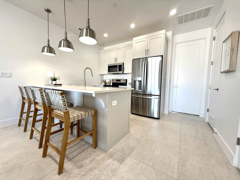 Holiday H4 features a fully appointed kitchen will everything you need!