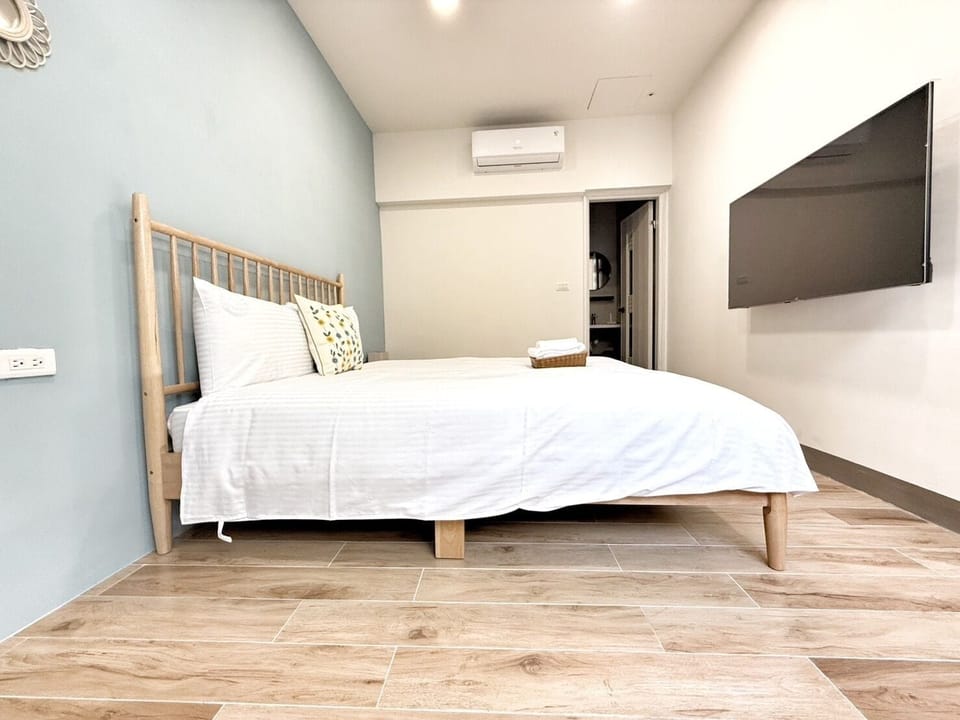 Superior Double Room | Desk, laptop workspace, free WiFi