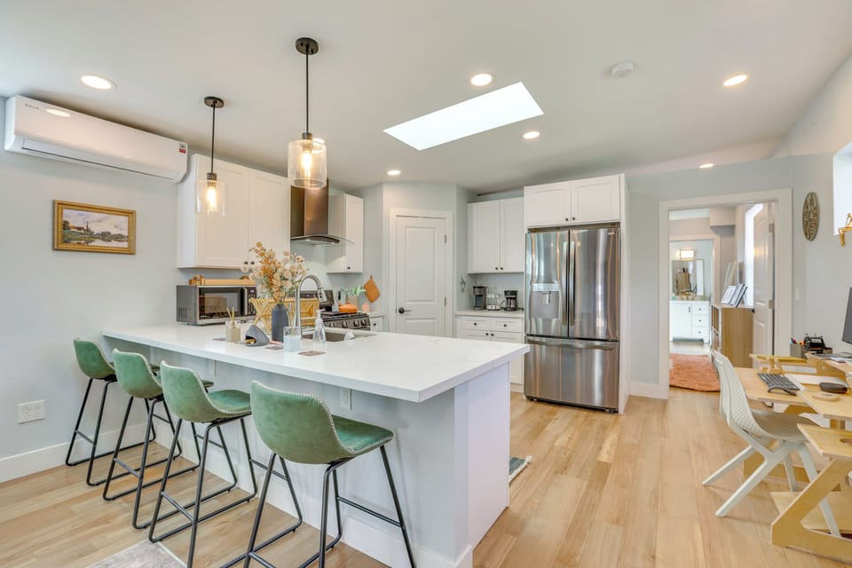 Kitchen | Single-Story Apartment | Free WiFi | In-Unit Laundry