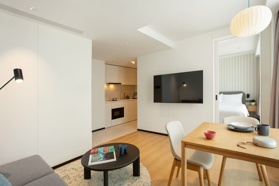 Standard Suite | Premium bedding, soundproofing, iron/ironing board, WiFi (free)