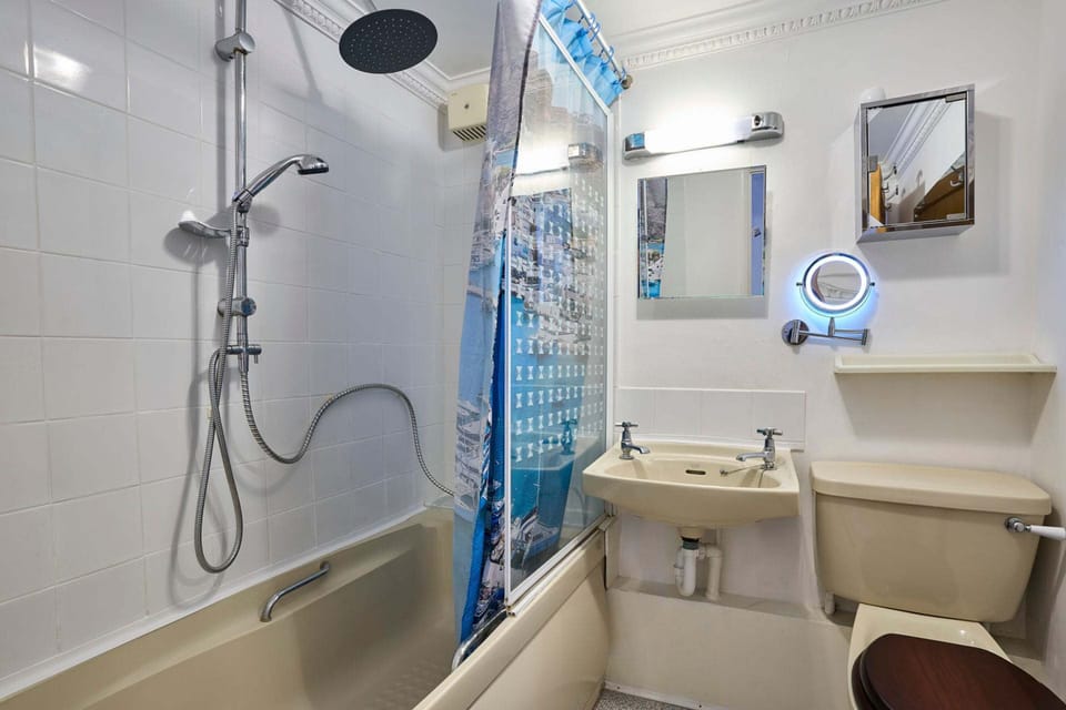 Host Stay The Aquamarine Weymouth Beach Apartment in Weymouth