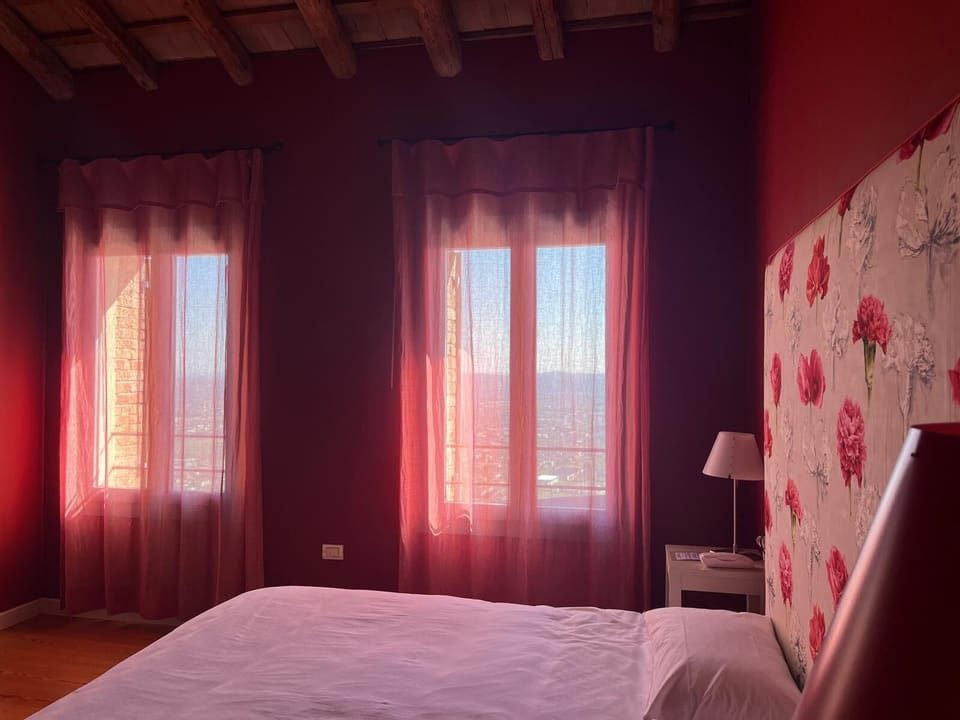 In-room safe, soundproofing