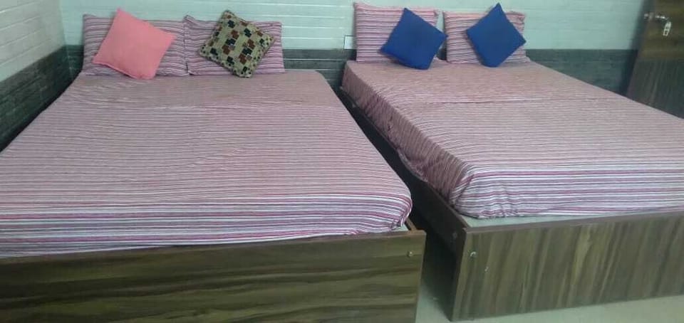 Deluxe Quadruple Room | Free WiFi