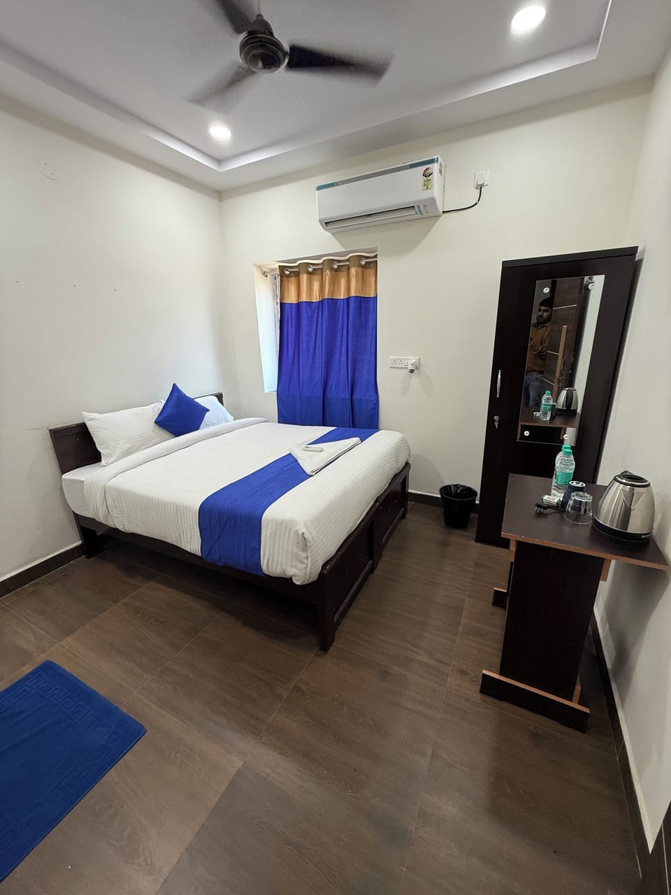 Classic Double Room, City View | Desk, laptop workspace, free WiFi