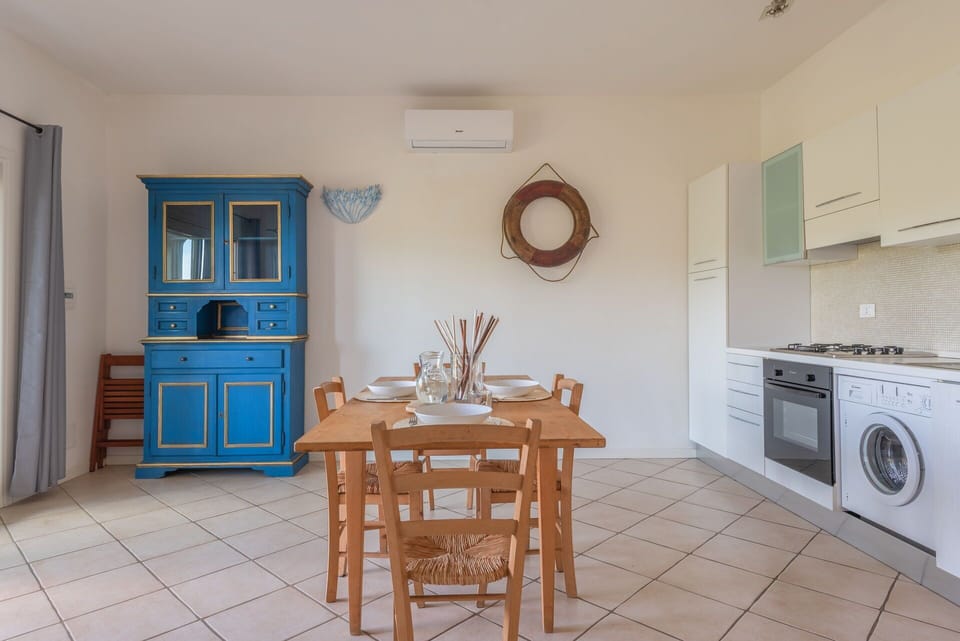 Autumn, Dining Room, Kitchen, Spring, Summer, Winter