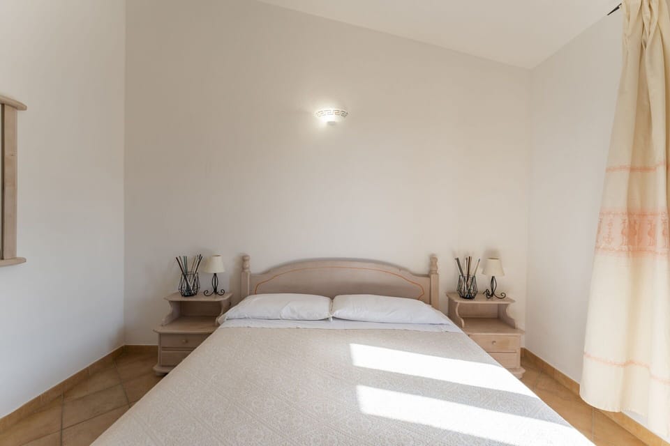 Autumn, Bedroom, Spring, Summer