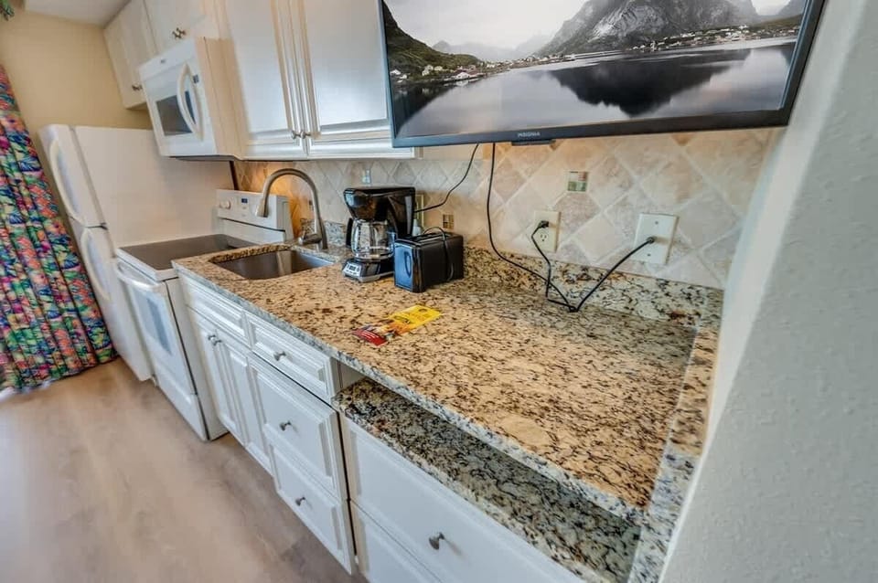 Large Kitchen Area