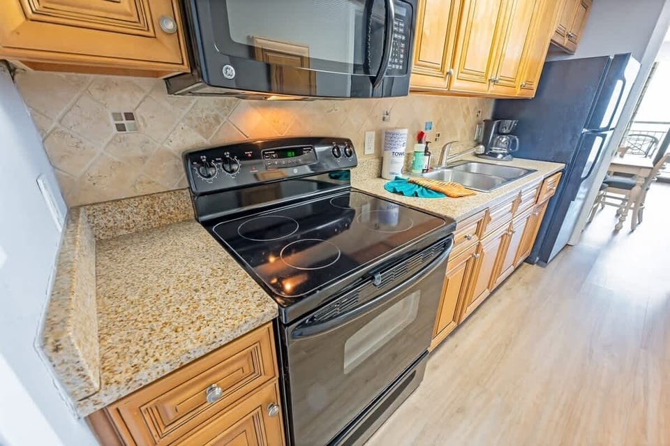 Large Kitchen Area