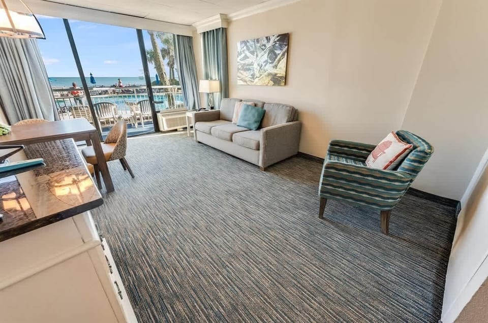 Large Living Area with Amazing Views