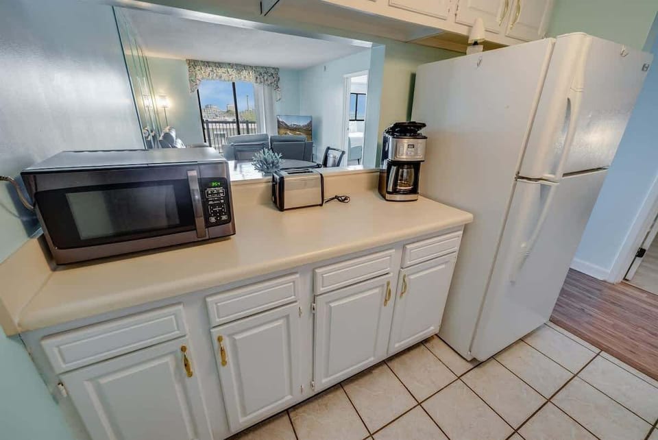Large Kitchen Area