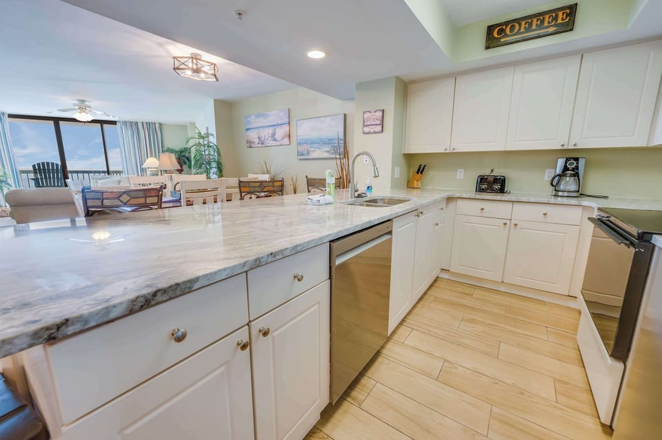 Large Kitchen Area

