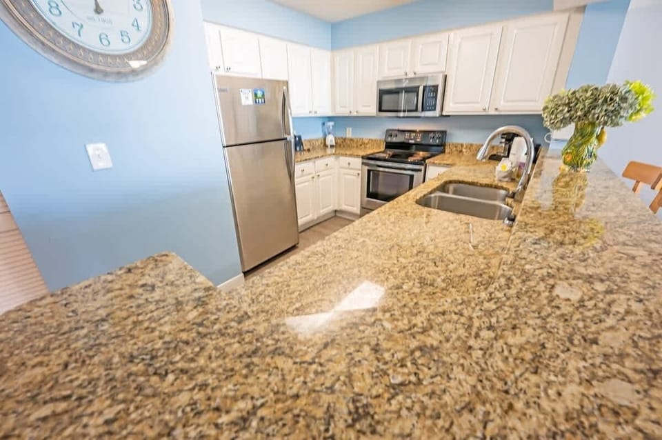 Full Sized Kitchen