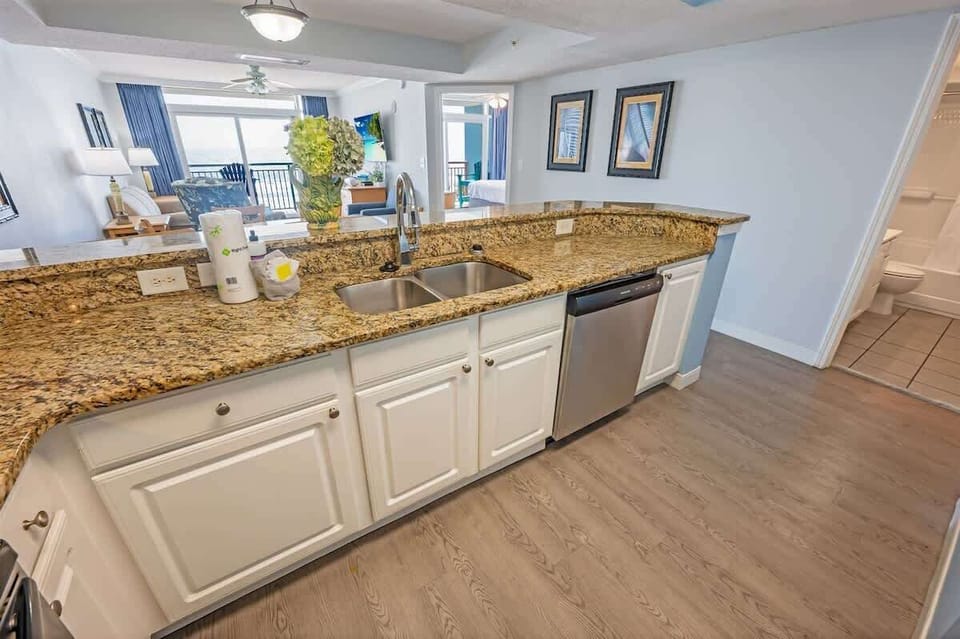 Full Sized Kitchen